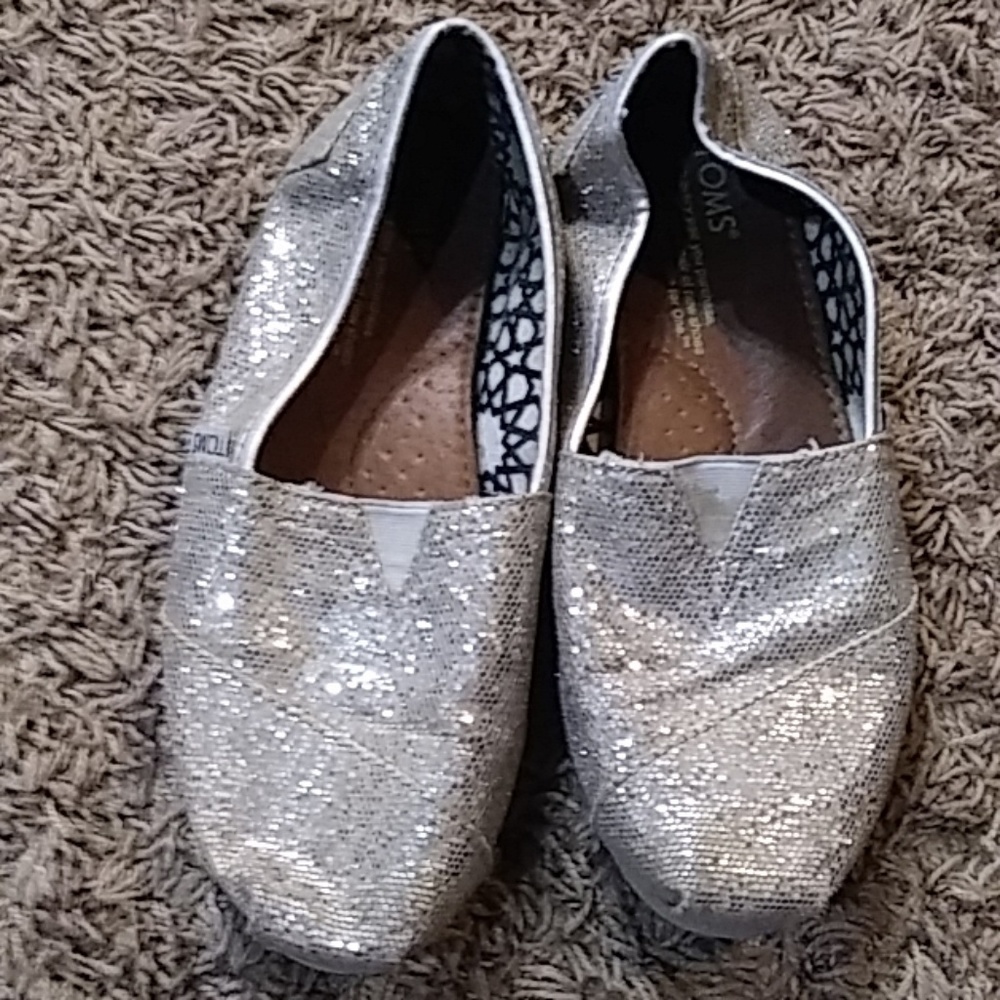Toms